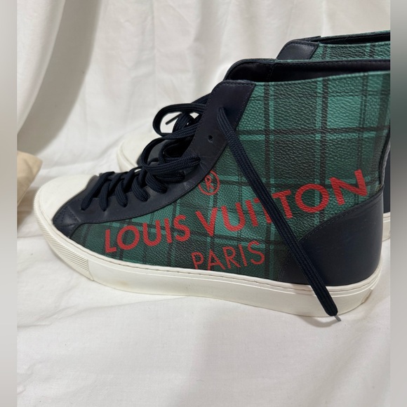 Louis Vuitton Green and Black High-Tops with White Soles - Picture 4 of 11